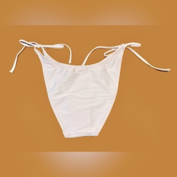 NWT Ribbed Curved-Waist Cheeky String Bikini Bottom in Pale Blossom Pink, Small - Picture 6 of 14